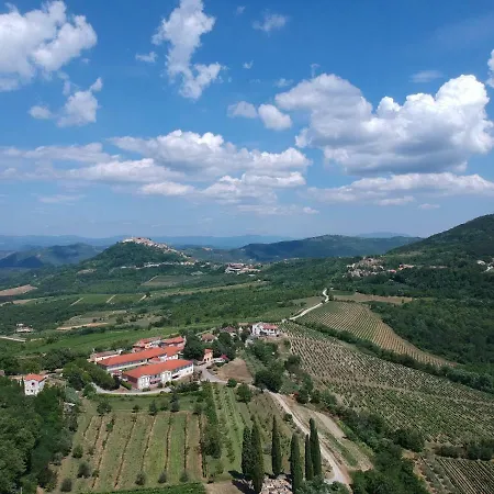 Filipa Villa *